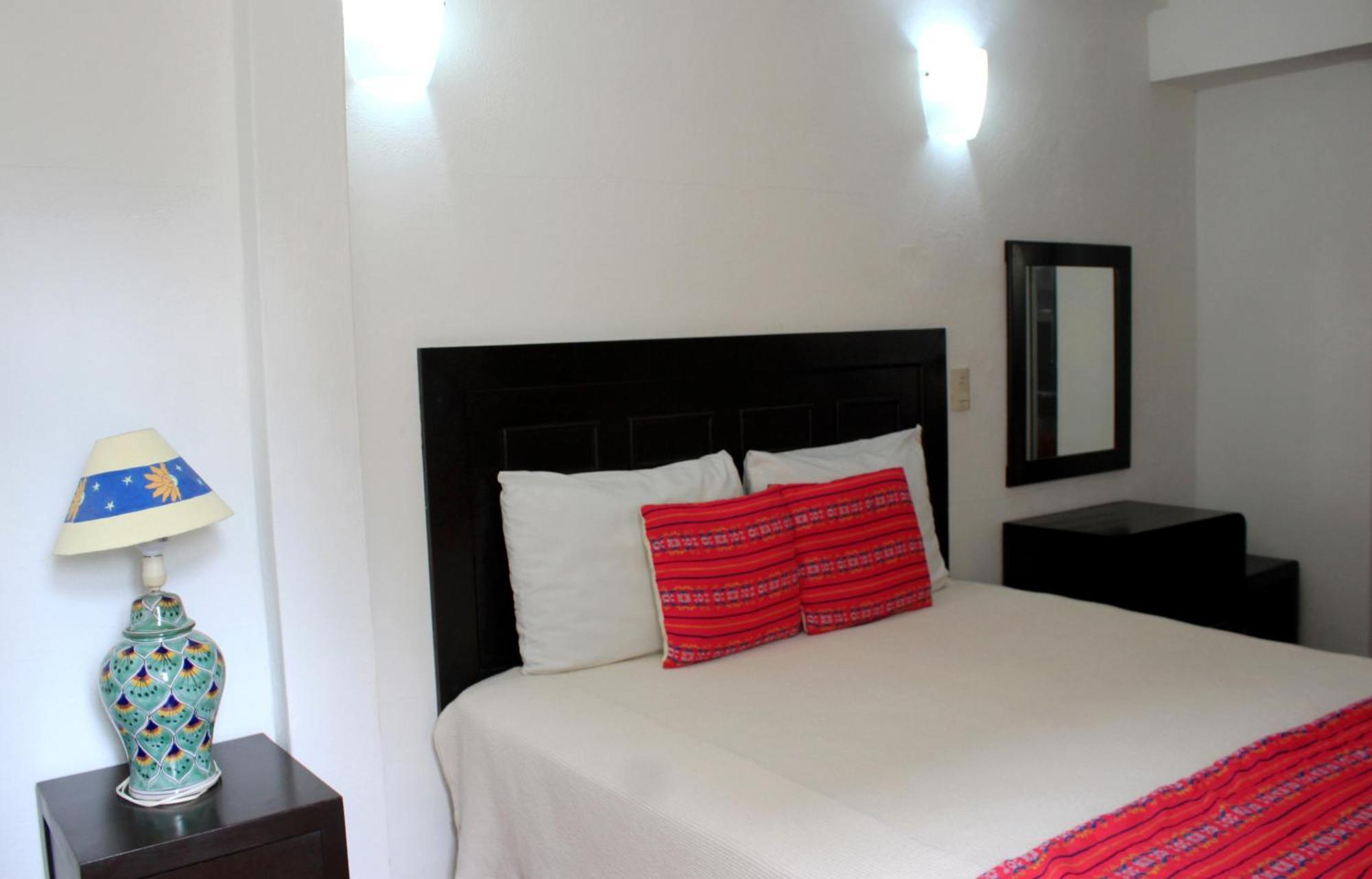 La Iguana Vallarta Lgbt Adults Only - Romantic Zone - Party Clubbing Street Puerto Vallarta Rom bilde